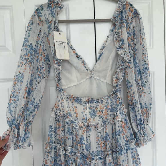 Beautiful flower dress - Picture 7 of 11